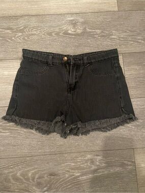 Women’s High-Rise Frayed Hem Denim Shorts - Black